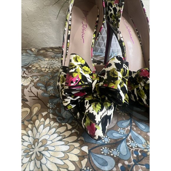 Betsey Johnson Prince-P Heels Floral pink green black white bow size 8.5M - Picture 4 of 16